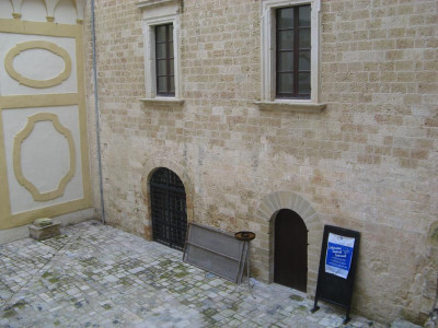 Tricase - piazza Giuseppe Pisanelli - Uno scorcio di palazzo Gallone Tricase - piazza Giuseppe Pisanelli - Uno scorcio di palazzo Gallone
