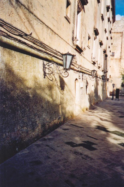 Tricase - piazza Giuseppe Pisanelli - Uno scorcio di Palazzo Gallone