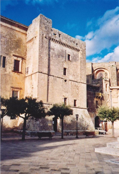 Tricase - piazza Giuseppe Pisanelli - Uno scorcio della Turris Magna.