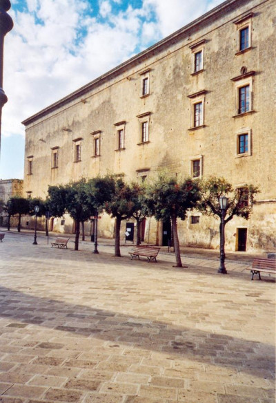 Tricase -Piazza Giuseppe Pisanelli - Uno scorcio di Palazzo Gallone 