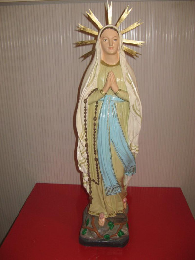 Statua in onore della Virgo Fidelis Statua in onore della Virgo Fidelis