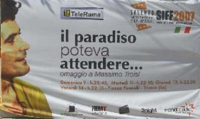 Tricase - Piazza Giuseppe Pisanelli - Striscione che pubblicizza la IV Edizione del Salento International Film Festival Tricase - Piazza Giuseppe Pisanelli - Striscione che pubblicizza la IV Edizio...