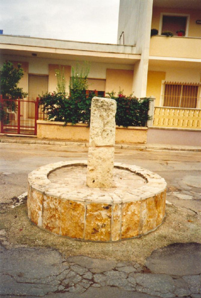 Tutino - via San Leonardo - Menhir San Leonardo Tutino - via San Leonardo - Menhir San Leonardo