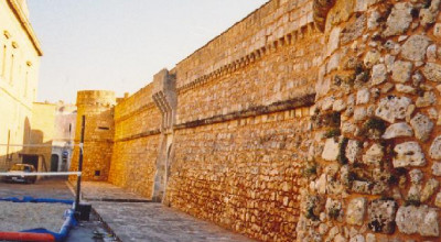 Caprarica - Piazza Sant'Andrea - Uno scorcio del castello (1524)