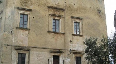 Tricase - Piazzetta Giuseppe Codacci Pisanelli - Uno scorcio di Palazzo Gallone.